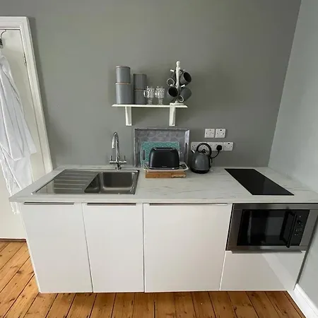 6 New Street Selfcatering 1 דירה *